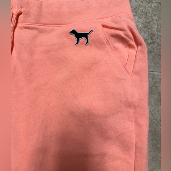 Victorias Secret Pink set size large. Selling as a set. Price is firm. - Picture 4 of 9